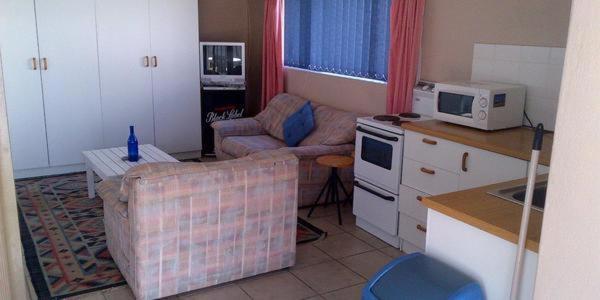 Gansbaai Lodge & Backpackers Exterior photo